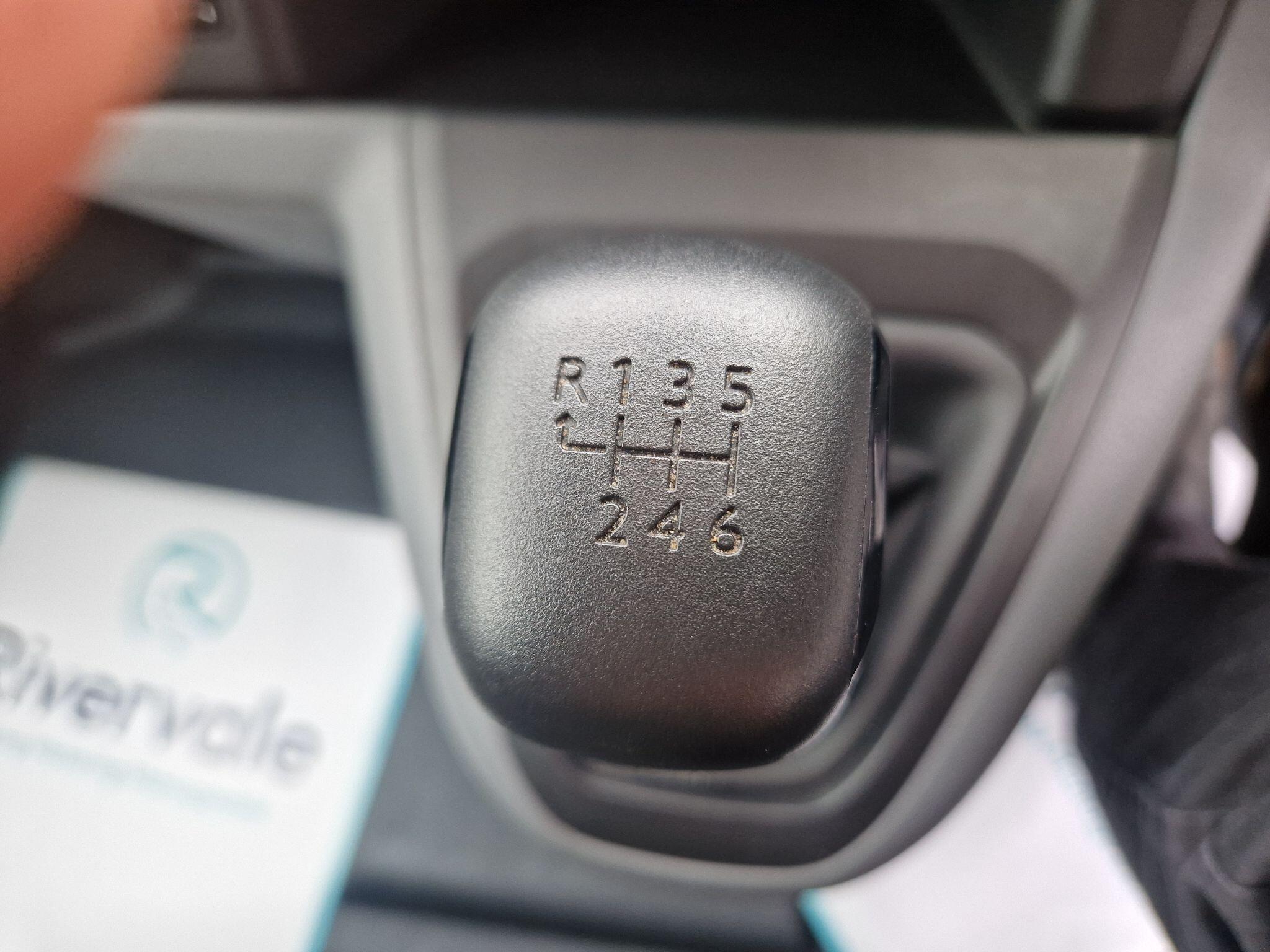 Vauxhall Vivaro image 8